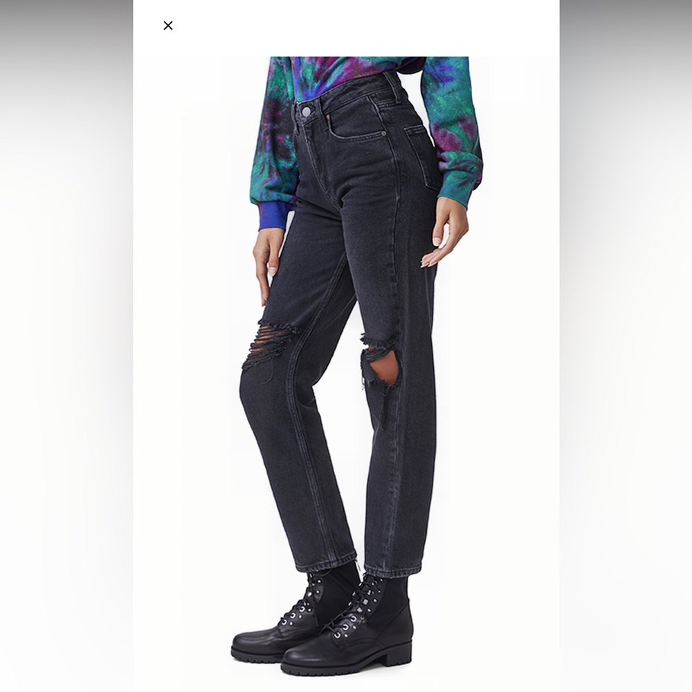 PAIGE Black Distressed Boyfriend Jeans J22